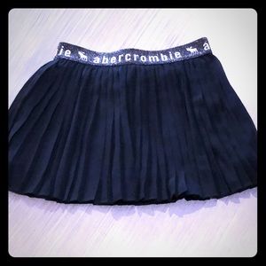❌❌SOLD❌❌Abercrombie kids Navy Blue miniskirt 🌹5/6